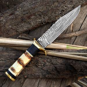 Couteau à lame fixe en acier damas fait à la main avec poignée décorative gravée pour l'approvisionnement en gros de camping de survie en plein air. - Product Image 4