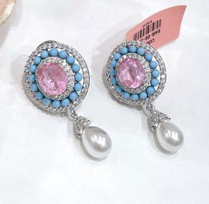 Pendientes de Moda de Alta Calidad con Baño de Plata, Diseño Moderno con Piedras de Circonita Cúbica, Estilo Fusion, Colección para Bodas y Fiestas, para Mujeres y Niñas - Product Image 4