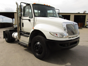 La mejor oferta 2018 Day Cab 4400 6Spd Trucks Industrial DIY OEM ODM 3 años de garantía - Product Image 3