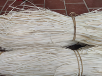 Noyau en rotin pour l'exportation Noyau rond de haute qualité en osier pour tissage et réparation Spline de travail pour chaise Caning 4mm et 5mm