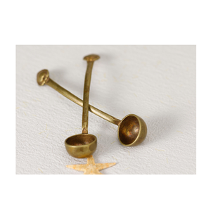 Cuillère en laiton pour petite taille et conception de poignée personnalisée pour la maison et l'hôtel fête d'anniversaire utiliser des prix bon marché - Product Image 1