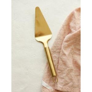 Présentoir à gâteaux en métal sculpté floral attrayant avec un savoir-faire de qualité supérieure pour un événement sophistiqué et un service de gâteaux à la maison - Product Image 4