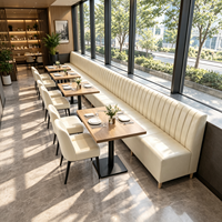 Ensemble de banquettes en cuir capitonnées de luxe pour hôtel et restaurant, avec table et chaises commerciales