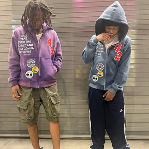 Sudaderas con Capucha y Cremallera para Hombre, 100% Algodón Tejido, Lavado Ácido, Efecto Desgastado por el Sol, con Parche de Chenilla y Pedrería Personalizada - Product Image 5