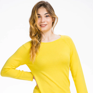 Suéter Elegante e Informal para Mujer Gioconda con Cuello de Lazo en la Parte Delantera, 100% Lana Merino Virgen, Tejido Plano Fino, Personalizado para Invierno, Hecho en Italia - Product Image 1