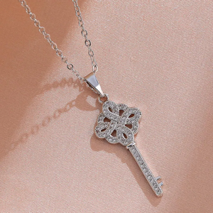 Colgante de Plata de Ley 925 Chapado en Plata de 18K Full Iced Out VVS Moissanite Diamond Colgante de llave personalizada de Hip Hop para hombres y mujeres - Product Image 2