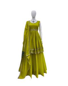 Traje Sharara y Palazzo de Seda Banarsi con Diseño Étnico Indio y Pakistaní, Tela Pesada Moderna con Dupatta a Bajo Precio - Product Image 1