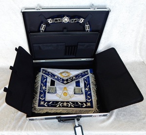 Étui rigide en cuir vintage brodé à la main 3D pour tablier maçonnique, sacs de régalia personnalisés, régalia maçonnique en maille, franc-maçon - Product Image 1