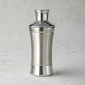 Elegant Stainless Steel Gold <b>Cocktail</b> Shaker Sleek Tall Design Leak Proof Durable Finish Perfect for Modern Home Bar and Parties - Product Image 5