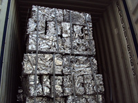 Déchets d'extrusion d'aluminium 6063 de qualité supérieure, teneur en Al 99,99 %, blanc argenté, pour l'exportation vers l'Inde, la Turquie, la Corée du Sud, Hong Kong, Macao