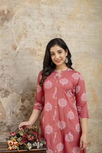 Nouveau à la mode dernier traditionnel indien tenue décontracté coton Kurti pantalon dames Kurta ensembles en gros de l'inde - Product Image 6