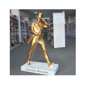 Gran oferta, estatua artesanal de Johnnie Walking Man, estatuas de resina de tamaño real, precio de fábrica, estatua de resina Johnnie Walking Man - Product Image 1