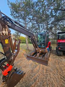 รถขุดไฮดรอลิกแบบตีนตะขาบ RH60 Pro 5.5 ตัน พร้อมเครื่องยนต์ PLC กระบอกไฮดรอลิก Huade และอุปกรณ์ตักดินสำหรับอุตสาหกรรมการเกษตร - Product Image 2