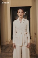 Style féminin femmes costumes et Blazers noir et blanc Phedra Wrap gilet Blazer 100% laine femmes vêtements 2 pièces ensemble blanc