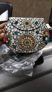 กระเป๋าคลัทช์โมเสกโลหะทองเหลืองสั่งทำมีให้เลือกหลากหลายดีไซน์เหมาะสำหรับการขายต่อโดยร้านเครื่องประดับแฟชั่น - Product Image 4