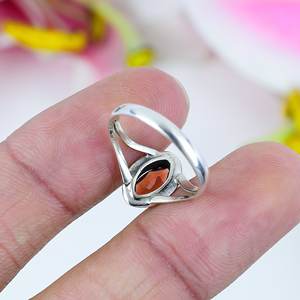 Bague en argent sterling 925 avec grenat pour femme, création de designer |   Bijoux ajustables faits à la main avec pierre précieuse rouge taille marquise - Product Image 2