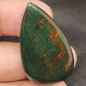Piedra preciosa de cabujón de jaspe de sangre natural, verde y rojo, tamaño mixto de 5-8mm para la fabricación de joyas - Product Image 1