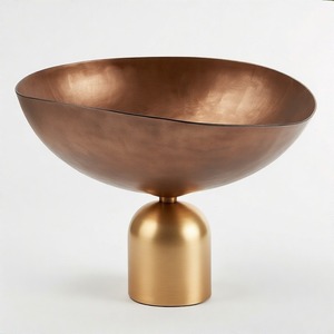 PrinceDip Gold Bowl Regal Heirloom Luxe Cuenco de servicio de latón antiguo hecho a mano con intrincados grabados reales y acabado vintage - Product Image 2