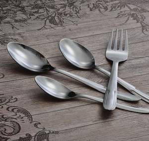 AuraLine Argenterie moderne en acier inoxydable écologique avec miroir lavable au lave-vaisselle pour un design contemporain raffiné - Product Image 1