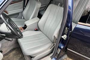 Mercedes-Benz E320 4Matic Wagon 1998 Usado, Sin Reserva, Azul Azure, Motor V6, Tracción en las Cuatro Ruedas, Asientos de Tercera Fila Orientados Hacia Atrás - Product Image 4