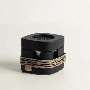 Brûleur d'encens carré en bois noir mat chic avec accent en corde tressée beige neutre pour une ambiance parfumée contemporaine à la maison - Product Image 4