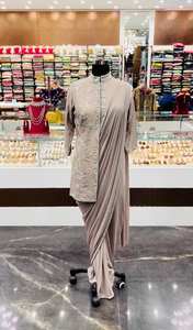 ผ้าซิ่นจอร์เจตต์สไตล์อินเดียสำหรับงานปาร์ตี้ของผู้หญิง ยี่ห้อ FABZONE พร้อมเสื้อคลุม (โคติ) ปักลายอย่างสวยงาม พร้อมสวมใส่ - Product Image 4