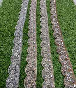 Cuentas Bordadas con Patrón Floral Ecológicas de Alto Brillo para Vestidos, Bolsos y Zapatos - Venta al por Mayor - Product Image 3