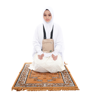 Véritable exportateur de sacs latéraux et sacs de cou durables et antivol sécurisés pour le Hajj et la Omra à un bon prix de marché - Product Image 1
