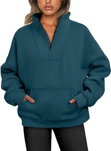 Conjunto de joggers recortados con logotipo personalizado 2024, sudaderas con capucha pesadas y pantalones de chándal para mujer, ropa larga para invierno con patrón 3D - Product Image 2
