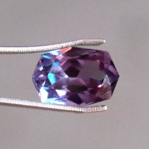 Pierre d'Alexandrite Naturelle Certifiée d'Alexandrite à Facettes 8.80CT Sharp Octogone Cut Alexandrite Loose Multi Color - Product Image 2