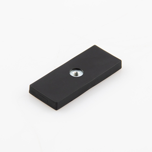 Sistema magnetico gommato 55x22,5x6mm con filettatura interna - Product Image 1