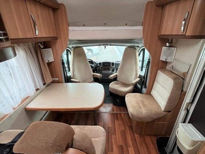 Autocaravana de lujo A-l-c-o-v-e usada del 2010, usada para acampar - Product Image 4