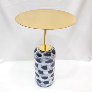 Table d'appoint design de forme ronde plaquée or Table d'appoint tendance très luxueuse en acier inoxydable et aluminium - Product Image 1