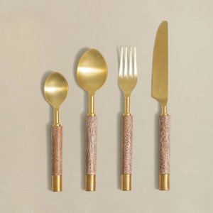 Juegos de cubiertos recubiertos de oro Pvd de acero inoxidable con mango de madera de acacia para el hogar y hoteles, juegos de cubiertos para comer - Product Image 1