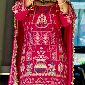 Natural <b>Crepe</b> Embroidery Floral Illusion Vintage Summer Loose Full Sleeve Knee-Length Top with Dupatta - Product Image 1