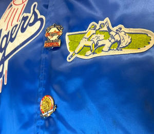 Chaqueta de aviador de vuelo en blanco informal con bordado personalizado, chaqueta de invierno para piloto liso, bombardero de satén, chaqueta de hombre con logotipo personalizado - Product Image 4