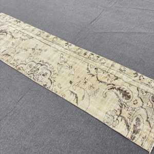 Tapis turc vintage 2,1x8 pi (64x245 cm), tapis oriental en laine marron - Product Image 3