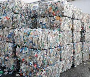 Chatarra de Botellas de Plástico Reciclado de Grado Premium - Product Image 2