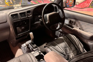 PRÊT À CONDUIRE - VÉHICULE D'OCCASION À VOLANT À GAUCHE |   Conduite à droite |   TOYOTA HILUX CREW CAB 1997 - Product Image 4