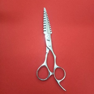 Vente en gros de ciseaux de barbier en acier inoxydable, ciseaux de coiffure à lame droite et tranchante pour la coupe de cheveux et la beauté - Product Image 3