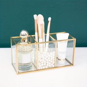 Caja organizadora de joyería de latón y vidrio de moda de alta calidad con diseño lujoso perfecto para exhibir en dormitorios o armarios - Product Image 1