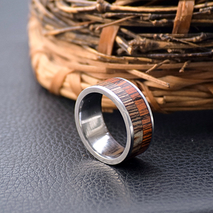 แหวนแต่งงานเหล็กดามัสกัสทำด้วยมือ/แหวนหมั้นสำหรับผู้ชายทำด้วยมือทำจากสเตนเลสงานไม้ - Product Image 2