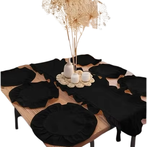 Elegante Camino de Mesa Negro con Volantes y Juego de 6 Manteles Individuales Rectangulares para Decoración de Comedor o Fiestas - Product Image 1