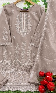 Colección de trajes paquistaníes cosidos de Organza bordada pesada para venta en línea - Product Image 6