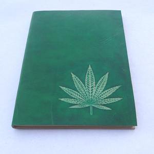 Diario Personalizado Vintage Hecho a Mano de Color Verde con Hoja de Cáñamo en Relieve en la Cubierta Delantera, Diario Encuadernado a Mano con Cuero de Cabra - Product Image 2