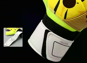 Dernière qualité de gants de gardien de but de football professionnel en latex pour jeunes adultes gants de gardien de but de football avec logo personnalisé - Product Image 4