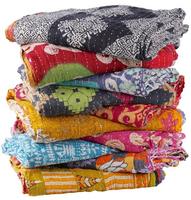 Vente en gros de lot de couette indienne vintage Kantha, couverture réversible faite à la main, couvre-lit, tissu en coton, Kantha en coton recyclé