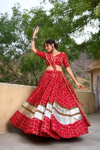 Lehenga Choli de Moda para Navratri, Diseño Tradicional Elegante, Colorido, de Rayón, Ideal para Fiestas, Perfecto para las Noches de Dandiya y Bodas - Product Image 2