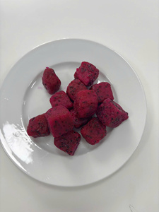 Fruta de dragón congelada preparada para exportación con sabor completo y color atractivo lista para usar en batidos jugos o postres - Product Image 5