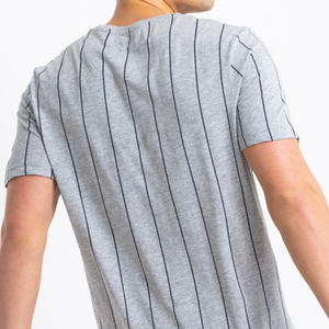 เสื้อยืดผู้ชายแขนสั้นผ้าคอตตอนพิมพ์ลายดิจิทัลแนวลำลองมีลายปักโลโก้แบรนด์ตามสั่ง100% - Product Image 4